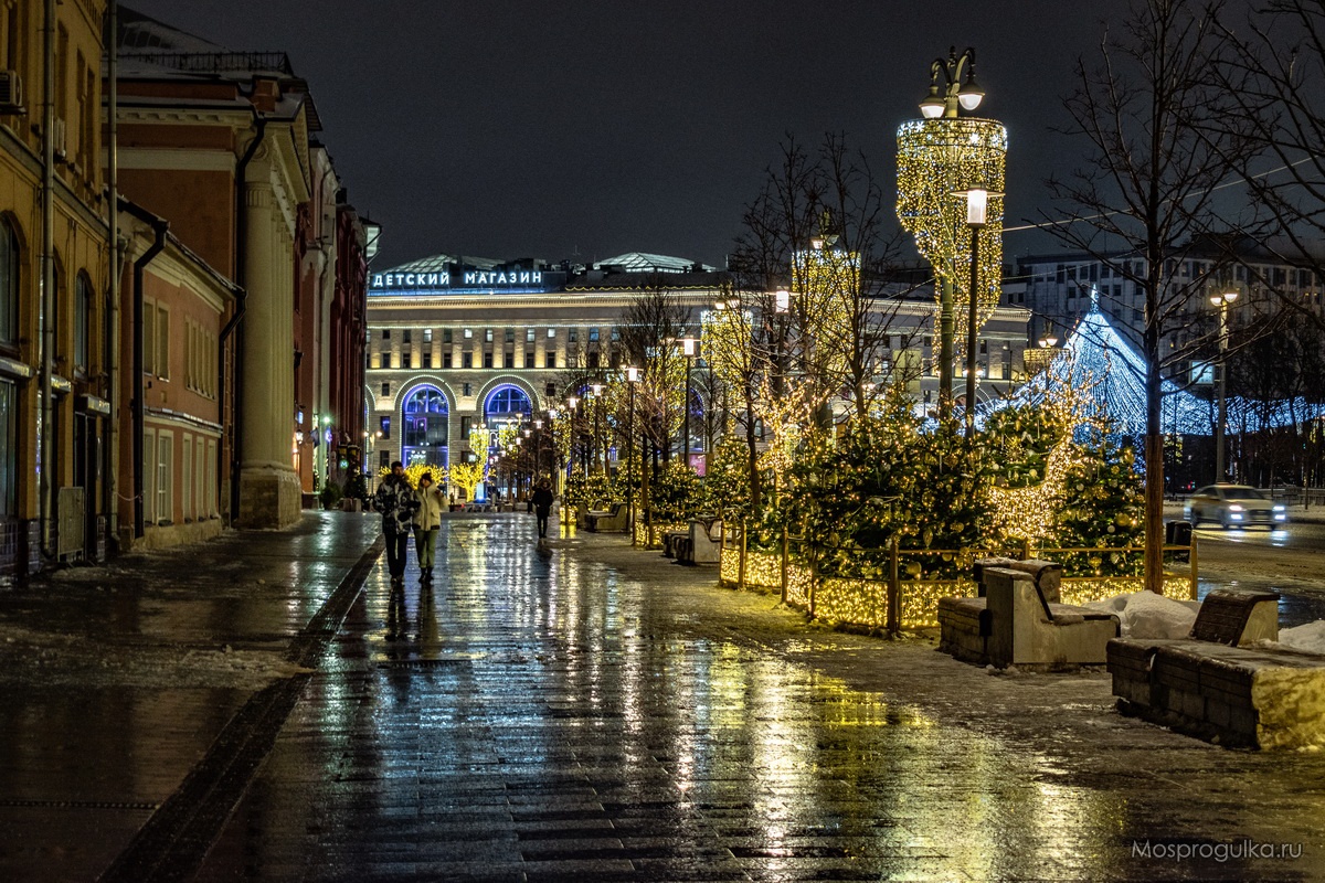 Новогодняя Москва 2024: украшения на Новой площади