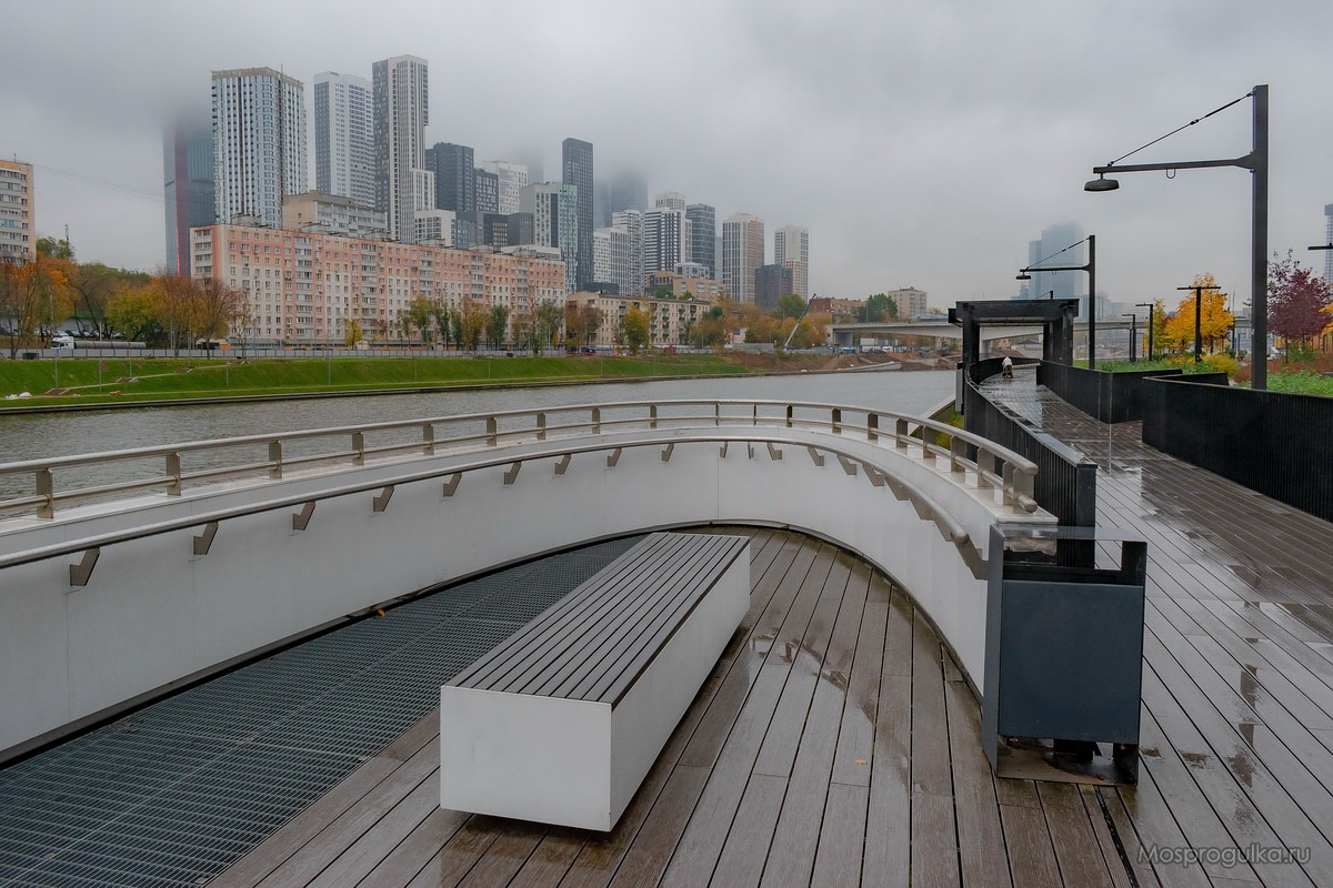 Смотровая площадка на набережной у ЖК Береговой Смотровая площадка на набережной у ЖК Береговой