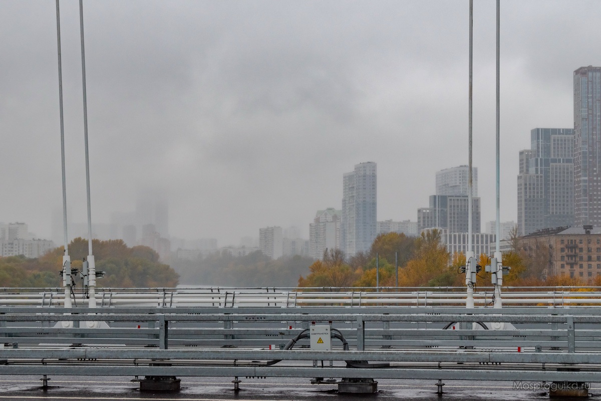 На мосту Академика Королёва На мосту Академика Королёва