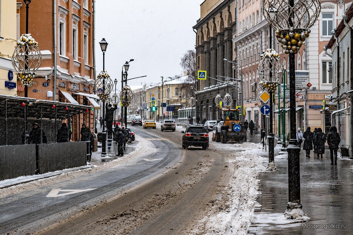 Зимняя Маросейка, снегопад в Москве