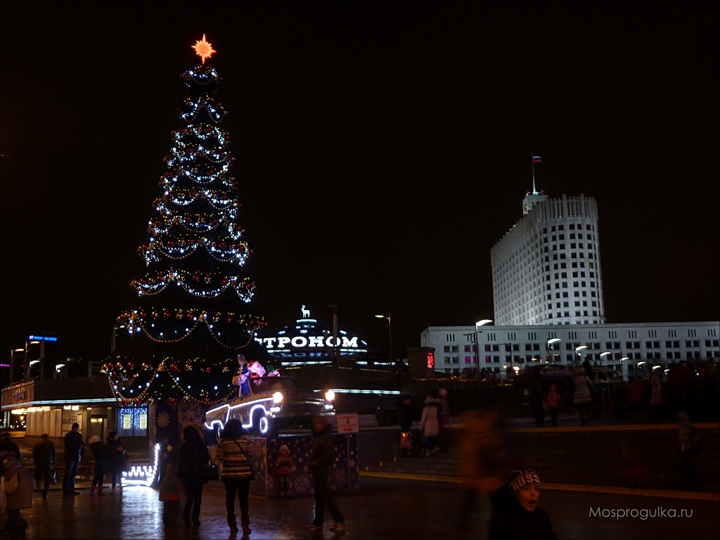 Новый Год 2015. Новогодние ёлки Москвы: Новый Арбат
