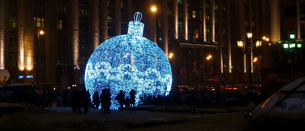 Новый Год 2015: ёлочный шар на Манежной площади