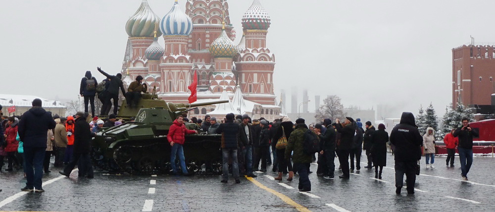 Выставка исторической военной техники на Красной площади