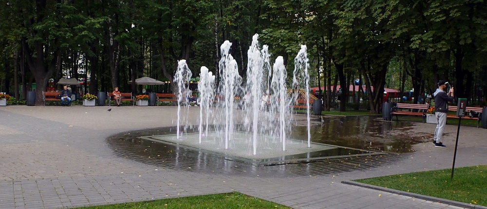 Сухой фонтан в Бабушкинском парке