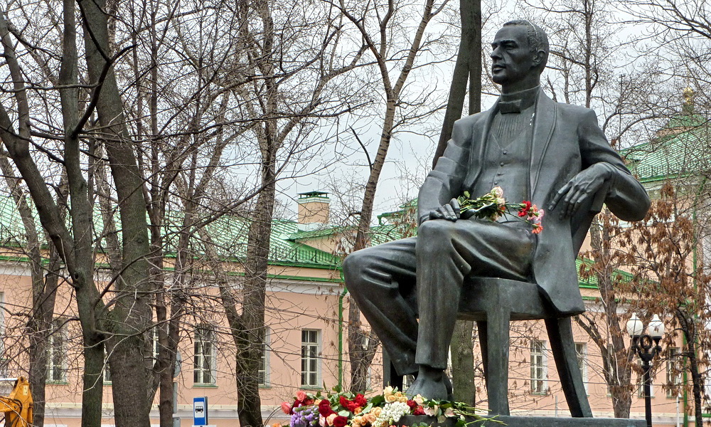 Памятник Сергею Рахманинову на Страстном бульваре