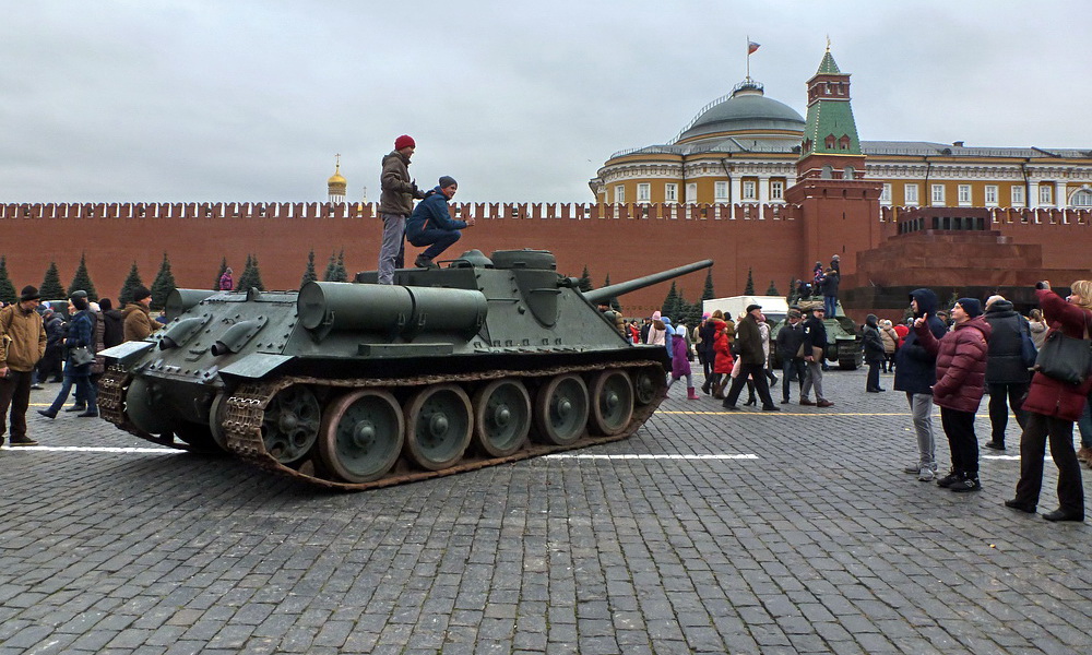 Выставка исторической военной техники на Красной площади 7 ноября 2017