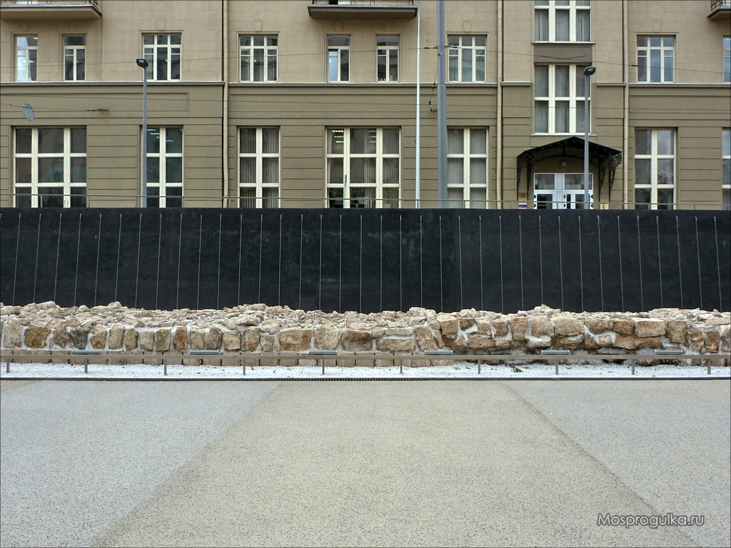 Белгородская стена на Хохловской площади