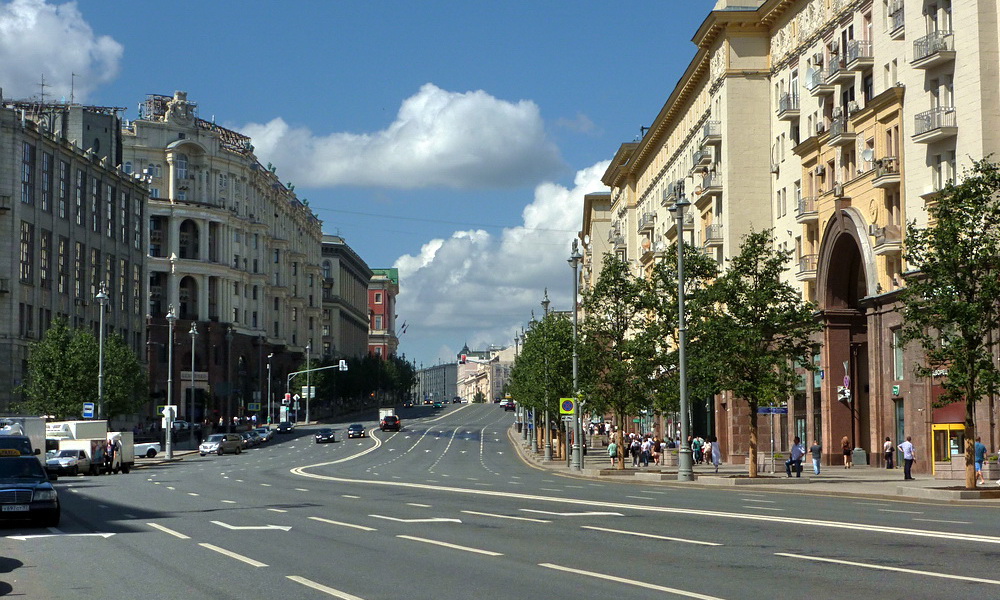 Какая длина главной улицы Москвы