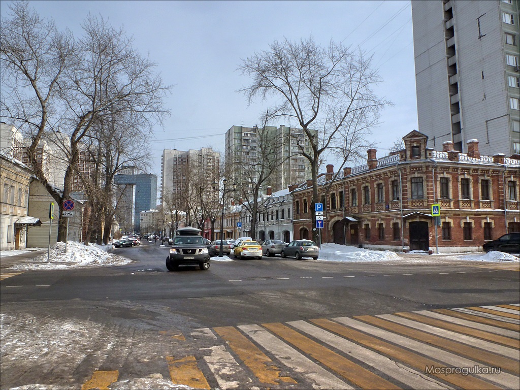 Школьная улица в Москве