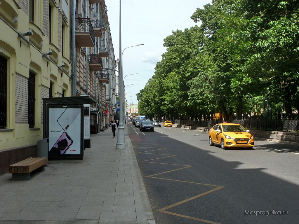 Внешняя сторона Гоголевского бульвара