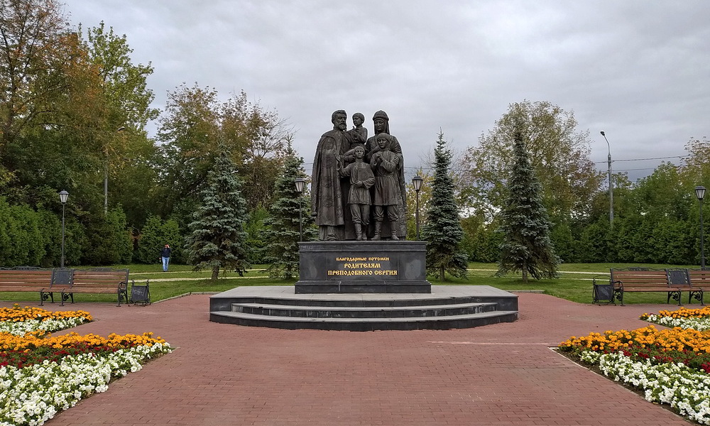 Памятник родителям преподобного Сергия Радонежского