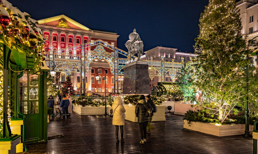 Рождественский бал-маскарад на Тверской площади